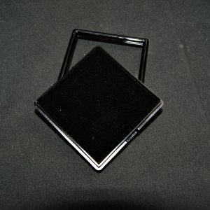 Caja de exposición negra