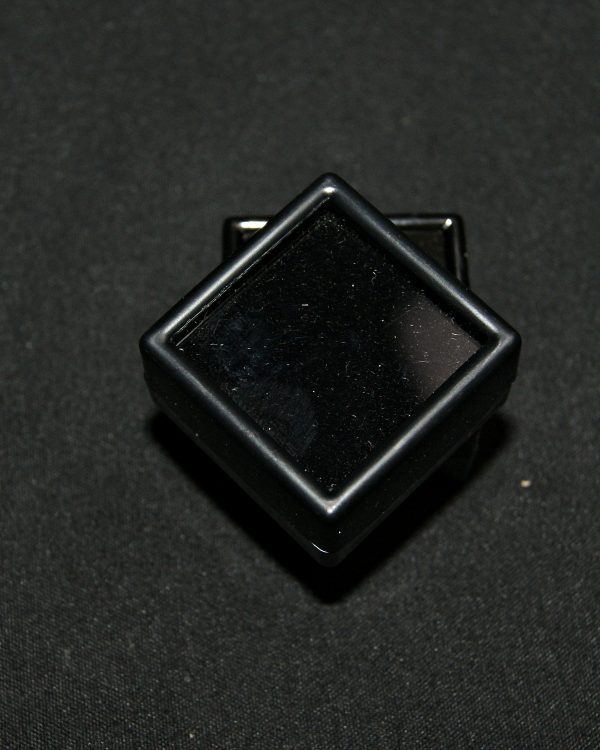 Caja de exposición negra