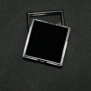 Caja de exposición negra