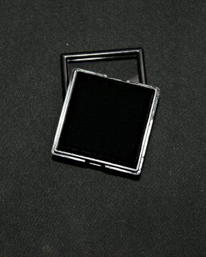 Caja de exposición negra