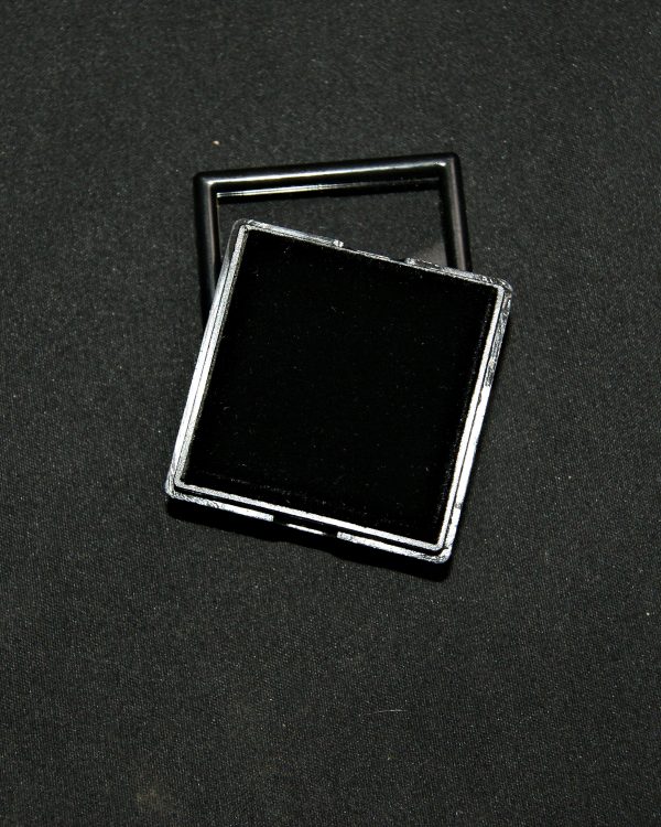 Caja de exposición negra