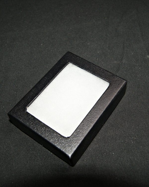 Caja de exposición con tapa de cristal