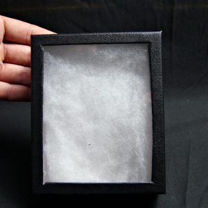 Caja de exposición con tapa de cristal