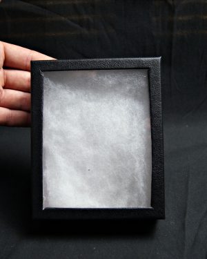 Caja de exposición con tapa de cristal