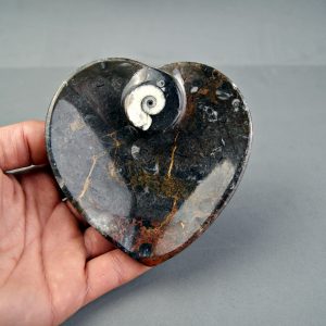 Plato decorativo en forma de corazón