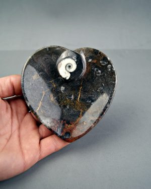 Plato decorativo en forma de corazón